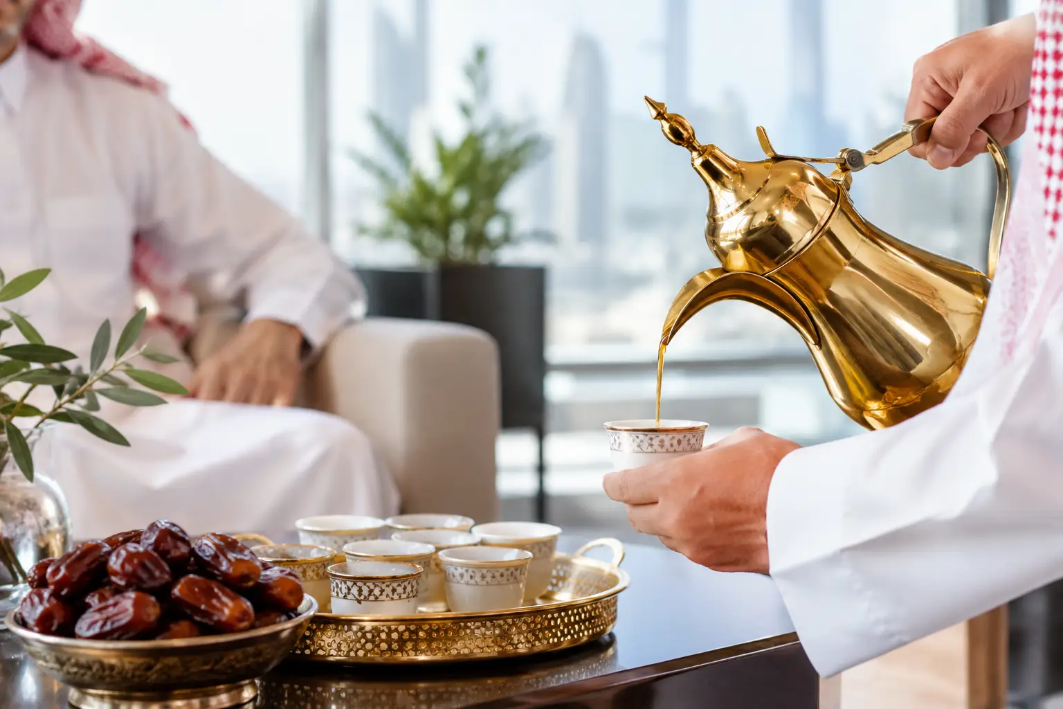 ضيافة القهوة السعودية في الاجتماعات الراقية